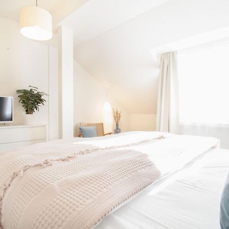 Loewe Apartment Blau Neuhausen Am Rheinfall Exteriér fotografie